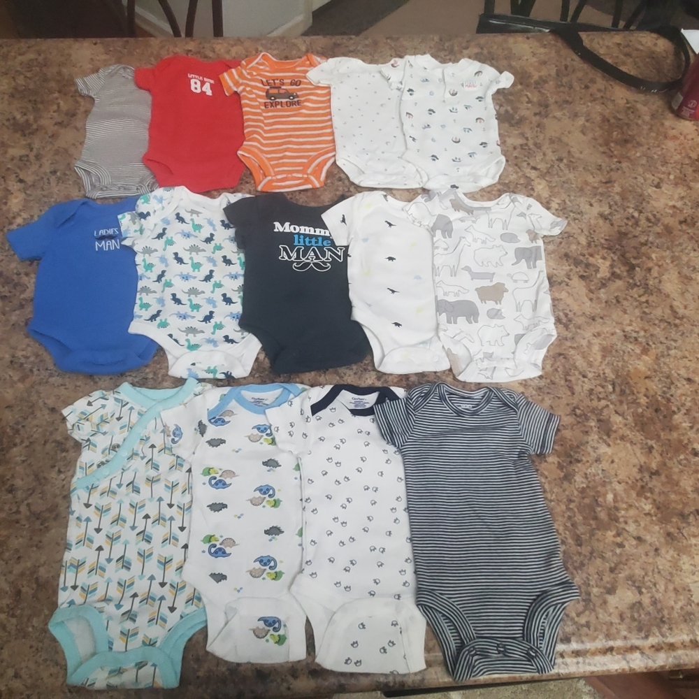 NEWBORN SUMMER ONESIE LOT